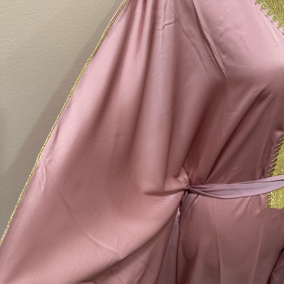 Moroccan Kaftan with Embroidery, blush pink - Picture 6 of 8